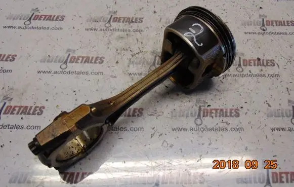 Toyota Corolla Verso AR10 Piston with connecting rod
