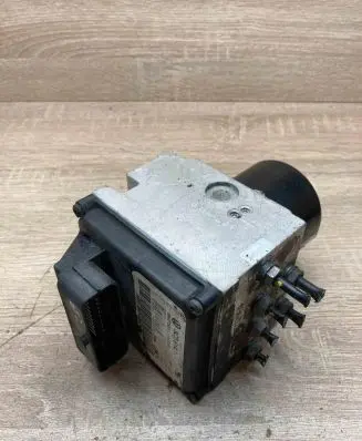 Volkswagen PASSAT B6 ABS Pump 3C0614109 16420501
