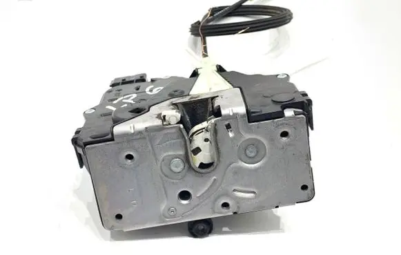 Opel Corsa E Front door lock 13431841