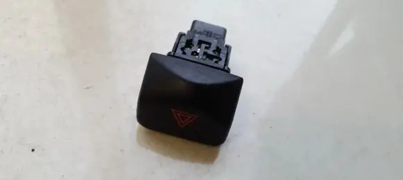 Nissan Note (E11) Hazard light switch niles06019