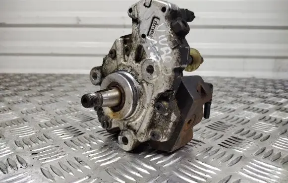 Opel Vivaro Fuel injection high pressure pump 0445010075