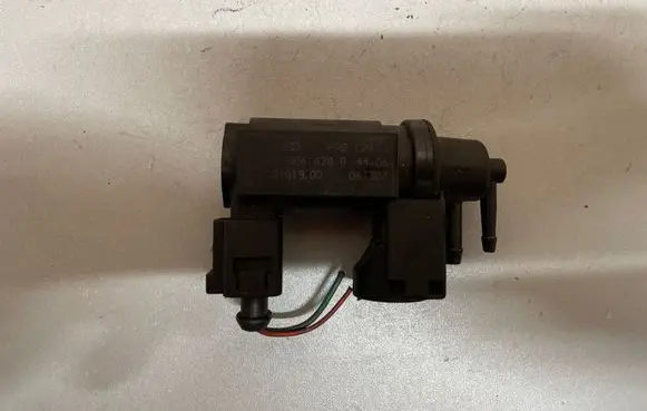 Audi Q7 4L Vacuum valve 059906628B