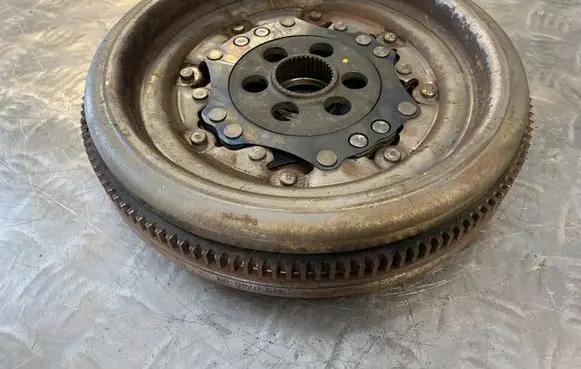 Volkswagen PASSAT B6 Dual mass flywheel 415074009
