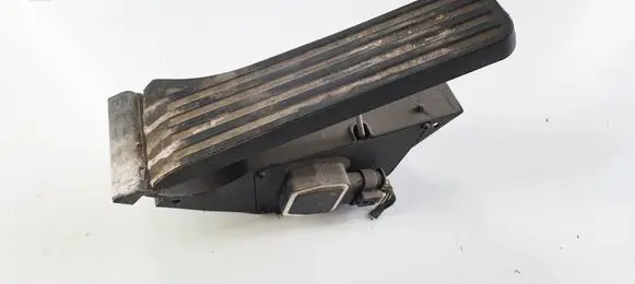 Mercedes-Benz E W212 Accelerator throttle pedal A20430000040 A2043000004