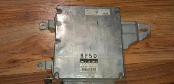 Mazda 6 Engine control unit/module rf5d18881c