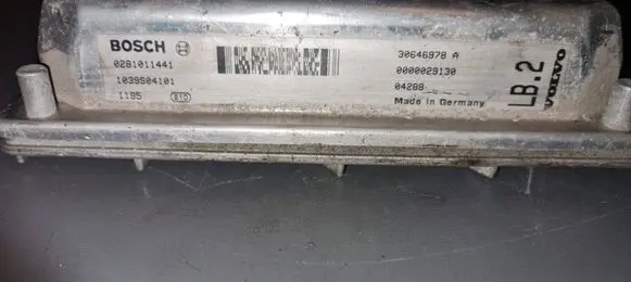 Volvo S60 Engine control unit/module 0281011441 30646878A 1039S04101