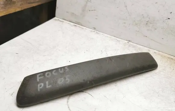 Front bumper splitter molding