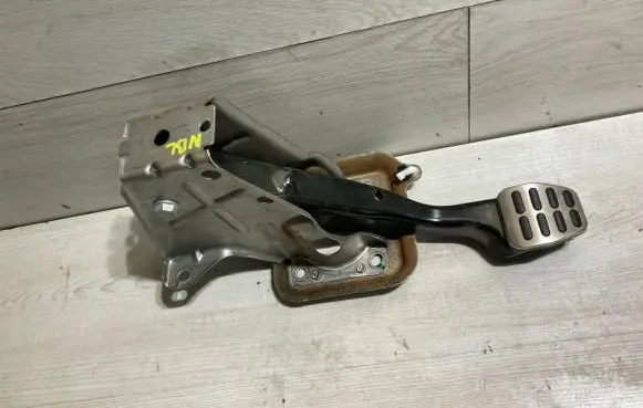 Volkswagen Beetle A5 Brake pedal 1k1721057ba