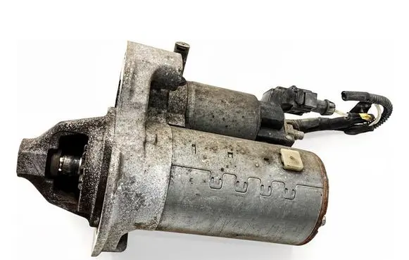 Peugeot 208 I Starter motor 9671530880