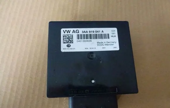 Volkswagen Jetta VII Voltage converter inverter 3AA919041A-T