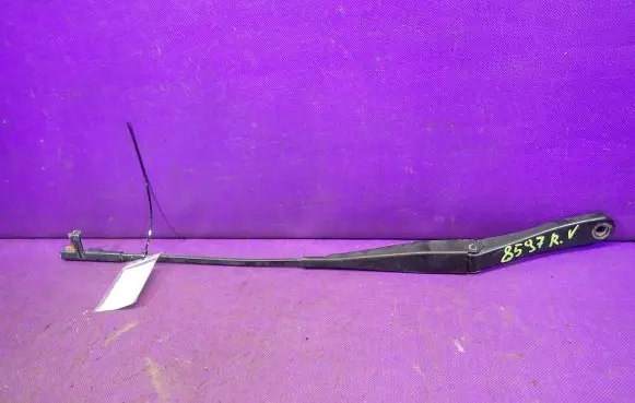 Opel Astra H Front wiper blade arm 13111220LH