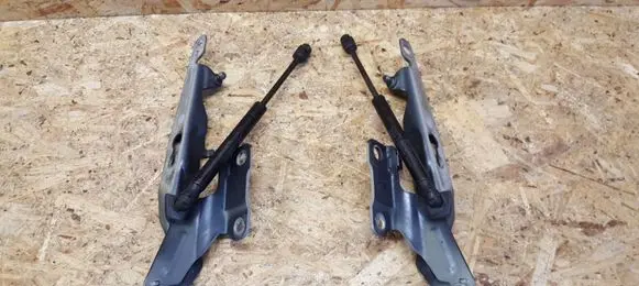 Volvo XC70 Engine bonnet/hood hinges 30779282 30779283