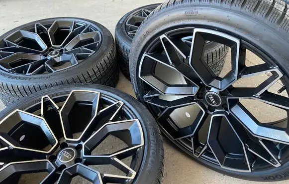 Audi Q8 R21 alloy rim 