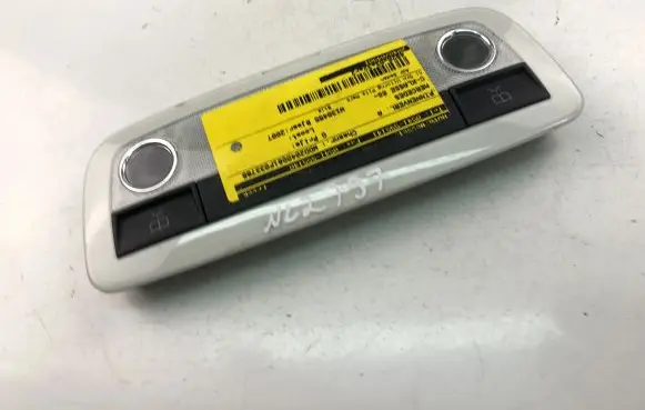 Mercedes-Benz C W204 Front seat light 165091