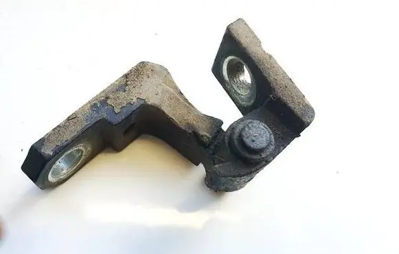Volkswagen Touran I Rear door lower hinge