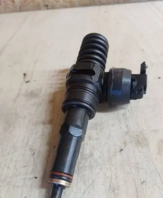 Seat Leon (1P) Fuel injector 038130073AG
