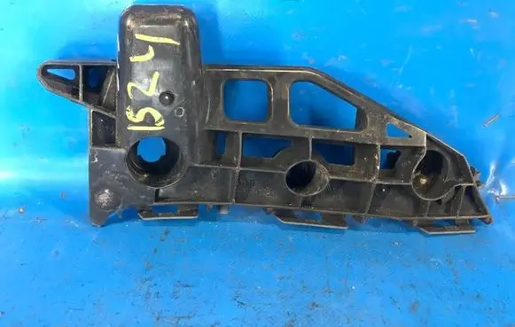 Toyota Prius+ (ZVW40) Front bumper mounting bracket 5211547030