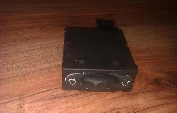 Renault Megane I Headlight level height control switch 7700841235