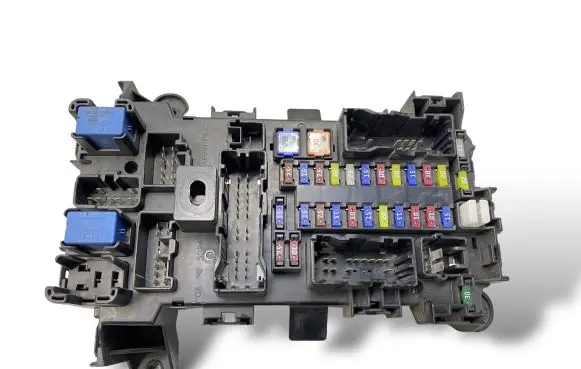 Suzuki Grand Vitara II Fuse module 04365K22