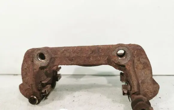 Mercedes-Benz C W203 Front Brake Caliper Pad/Carrier 