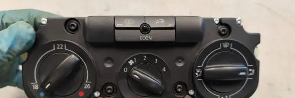 Volkswagen Touran I Air conditioning (A/C) switch 