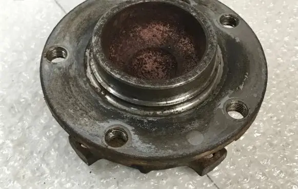 BMW 5 E39 Front wheel bearing hub 