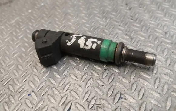 BMW 5 E60 E61 Fuel injector 7525721
