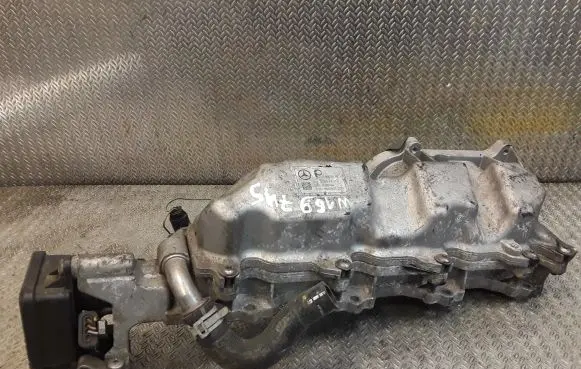 Mercedes-Benz A W169 Intake manifold 6400901437 A6400901437