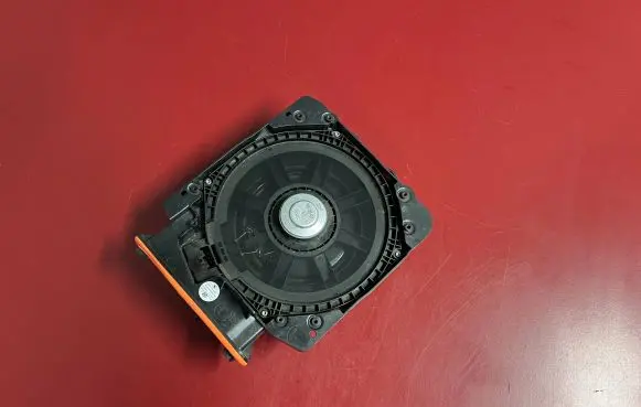 BMW X1 U11 Subwoofer speaker 9442223 65139442223