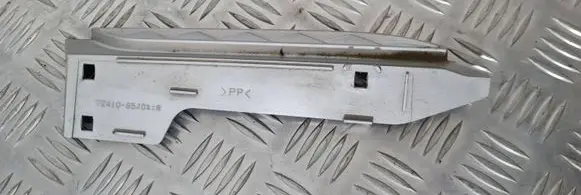 Suzuki Grand Vitara II Bonnet/hood grill 