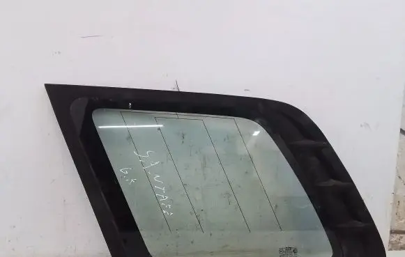 Hyundai Santa Fe Rear side window 43R001234