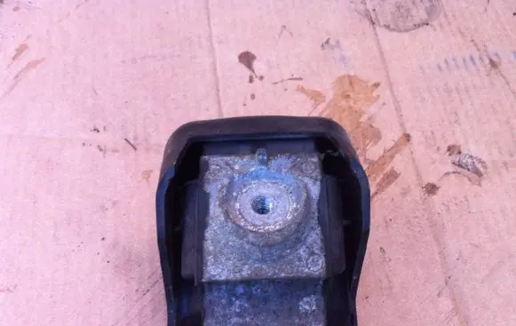 Mercedes-Benz Sprinter W906 Engine mount vacuum valve 
