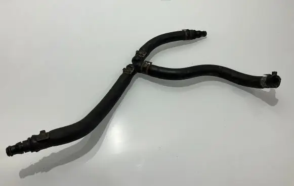 Mercedes-Benz C W204 Engine coolant pipe/hose