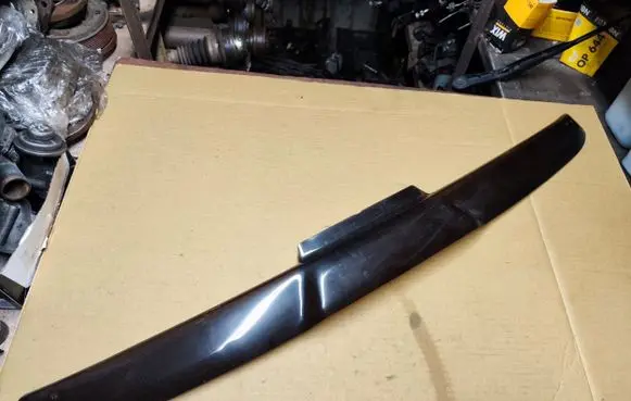 Jeep Grand Cherokee (WJ) Bonnet wind deflector 