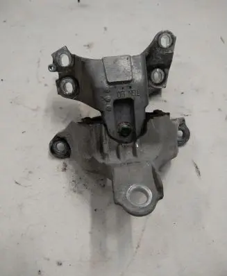 Honda Civic X Engine mount bracket