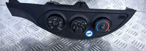 Toyota Yaris Climate control unit 554060D390