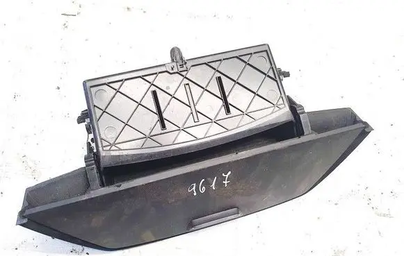 Car ashtray
