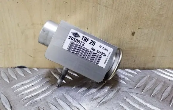 Land Rover Freelander 2 - LR2 Air conditioning (A/C) expansion valve 7010973