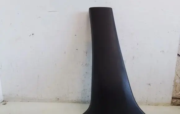 (B) pillar trim (bottom)