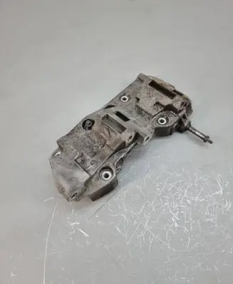 BMW 5 F10 F11 Generator/alternator bracket 8506863