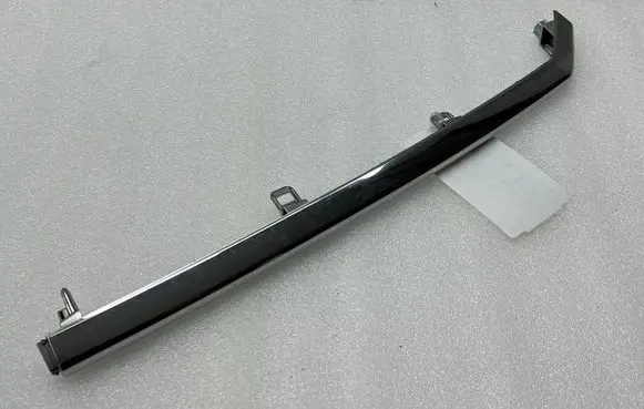Suzuki Vitara (LY) Front bumper splitter molding 7177286R