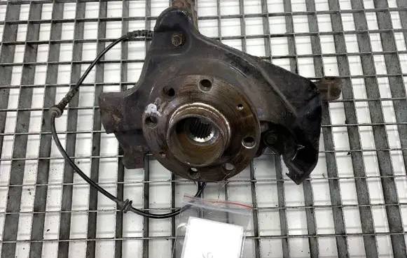 Opel Corsa D Front wheel hub spindle knuckle 