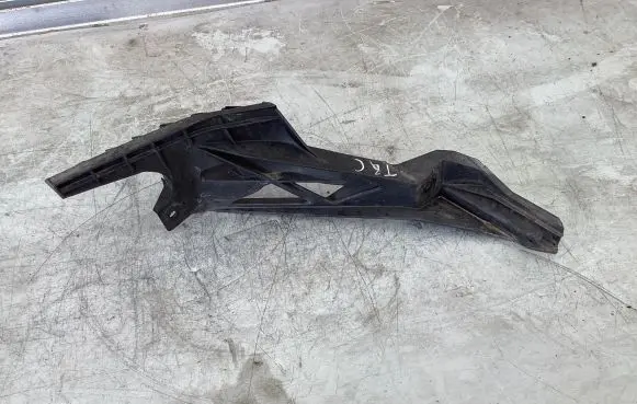 Chrysler Town u0026 Country V Headlight/headlamp mounting bracket