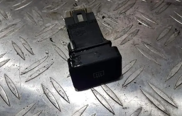 Nissan Almera Windscreen/window heater switch