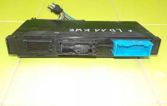 BMW 1 E81 E87 Central body control module 9253482 MP403