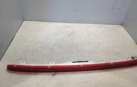 Honda Civic Third/center stoplight E205055