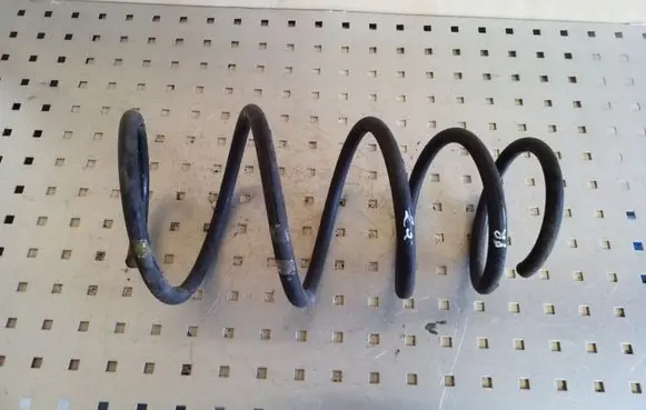 Toyota Avensis T270 Front coil spring