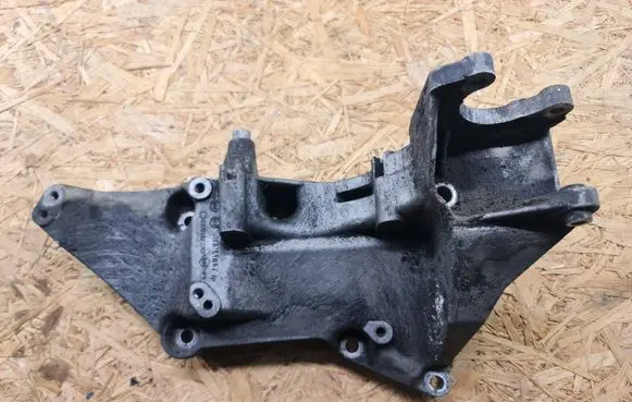 Volvo S40, V40 Generator/alternator bracket 8200183234