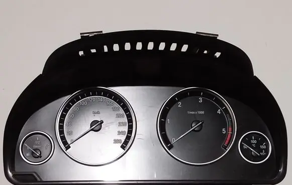 BMW 5 F10 F11 Speedometer (instrument cluster) 220705204 925558901