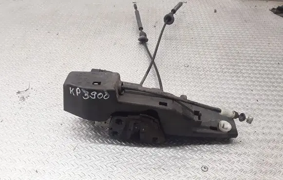 KIA Carens II Front door lock 